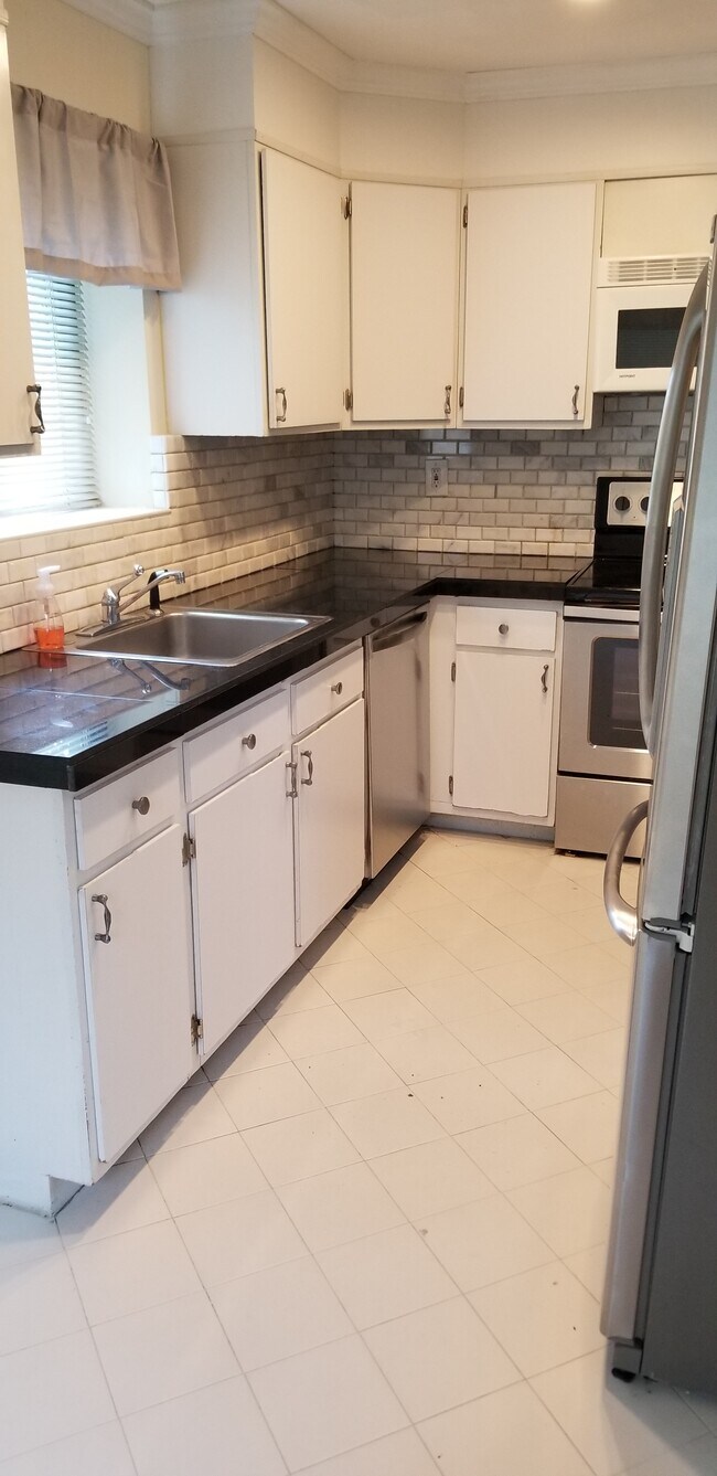 Photo - 75 Greenway Close