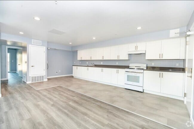 Building Photo - 4312 Elizabeth St Unit 4312-20 Rental