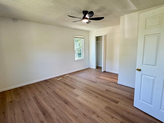 Photo - 8801 E Independence Ave