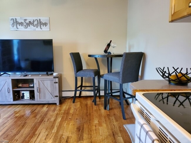 Building Photo - 480 Parkway Dr Unit 3R