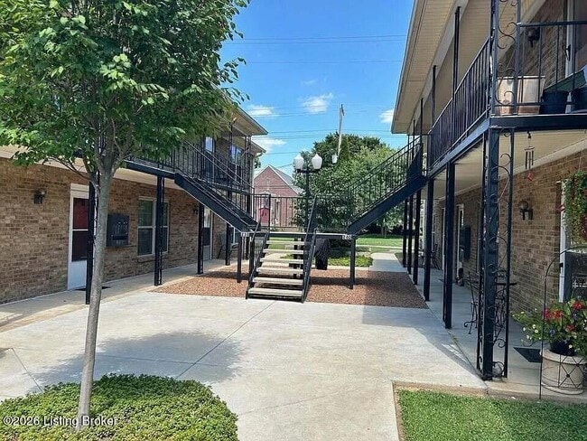 Photo - 240 Breckenridge Ln