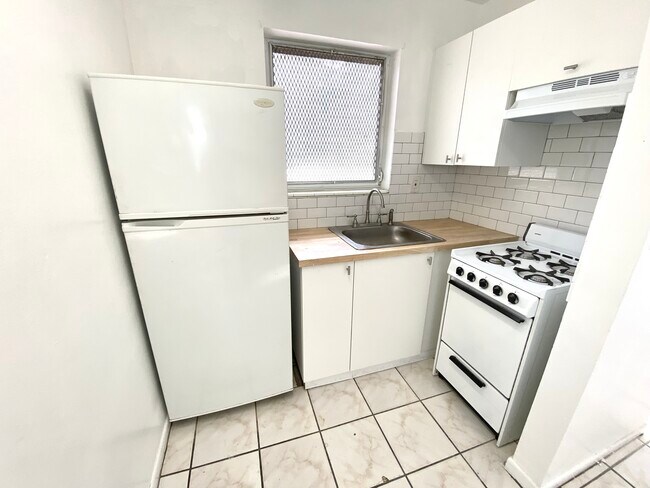 Photo - 28 Majorca Ave