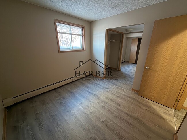 Photo - Spacious 3 bed 2 bath Unit 202 - 401