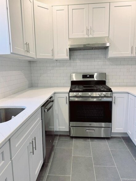 Photo - 68-11 Dartmouth St