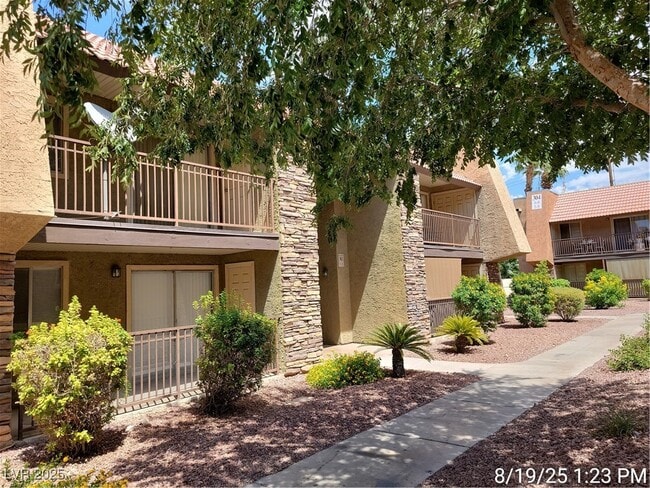 Building Photo - 4400 Sandy River Dr Unit 11 Rental