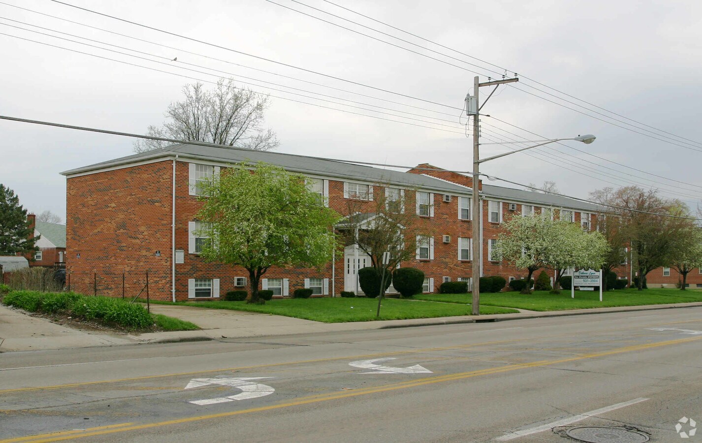 Debra Lynn Apartments - Debra Lynn Apartments