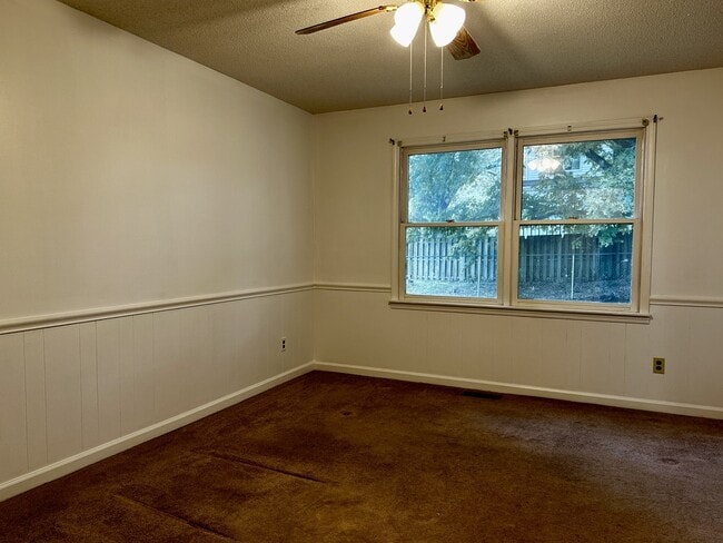 Photo - 105 Bucy Cir