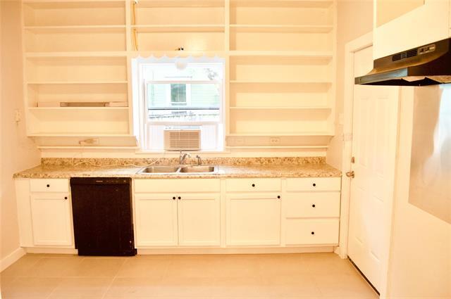 Photo - 608 W Hickory St