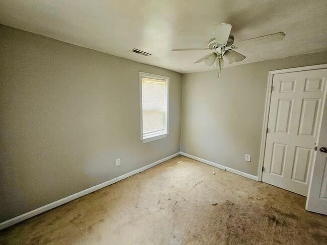 Photo - 3322 Lens Ave