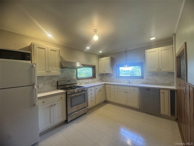 31 Upper Depew Ave