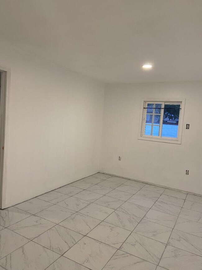 First Room - 4235 Elenda St