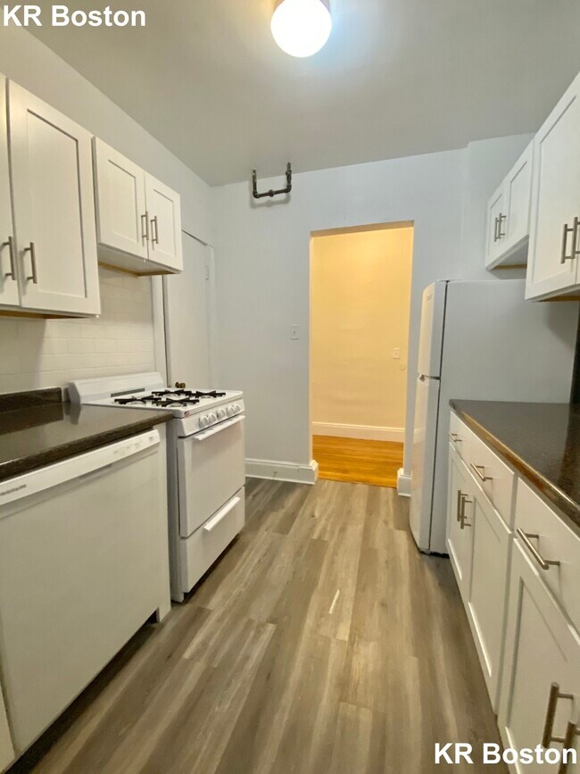 Photo - 1662 Commonwealth Ave Unidad #12