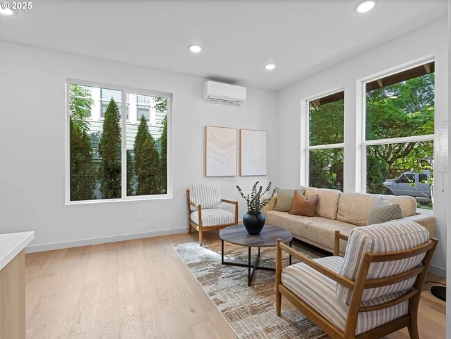 Photo - 1610-1612 SE Morrison St. Unit 1610 SE Morrison St.