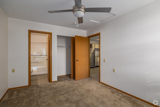 1BD, 1BA Classic - Bedroom