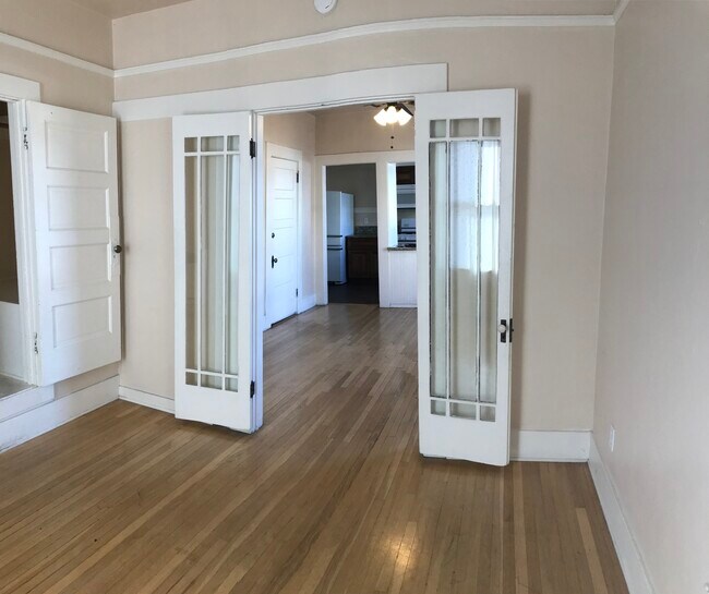 Photo - 215 W Washington Ave Unit 215