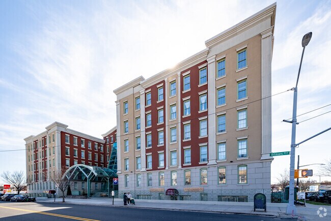 Photo - Pistilli Grand Manor