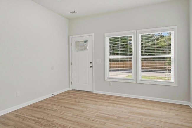 Photo - 4707 Boundary St