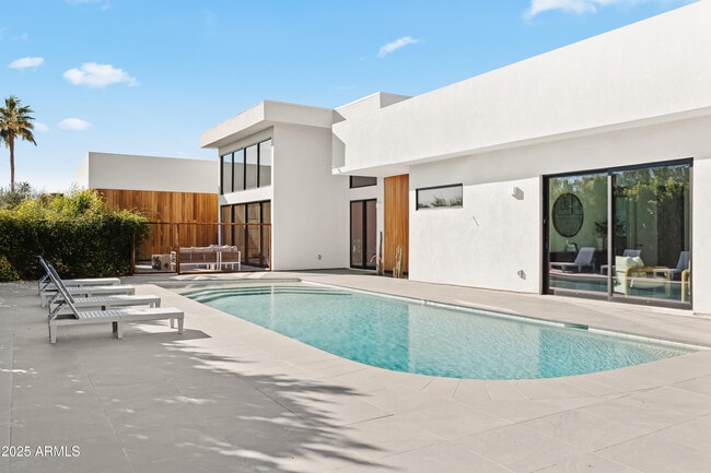 Photo - 5156 N 45th Pl