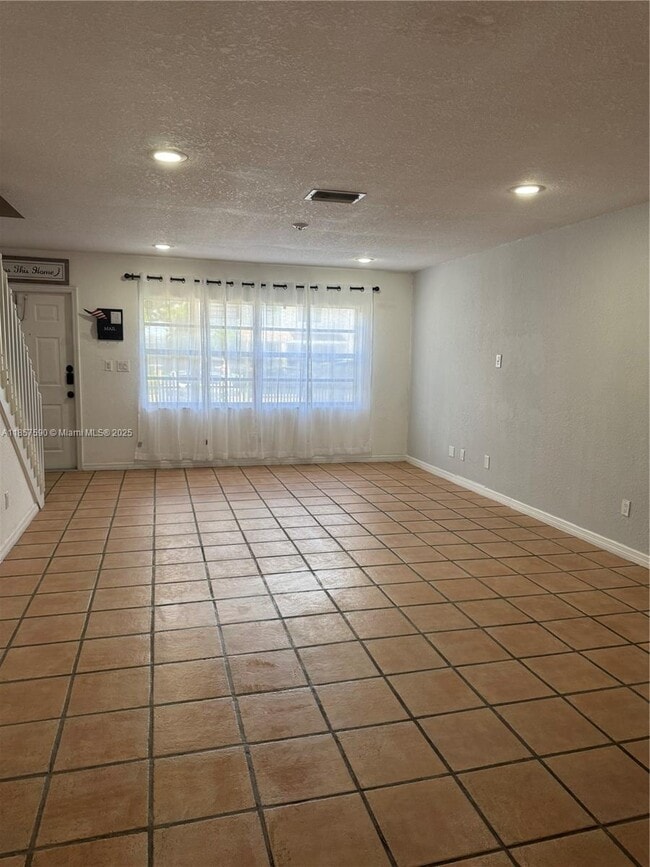 Photo - 10413 NW 3rd St