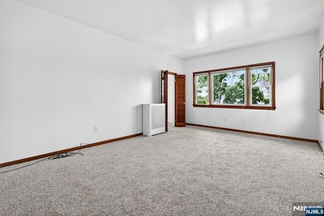 Photo - 319 Paterson Ave
