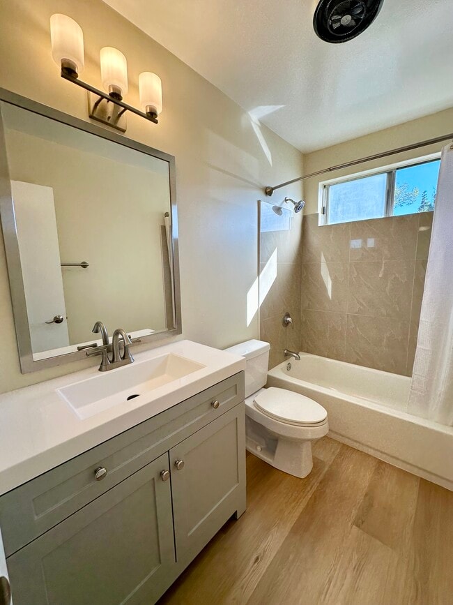 Photo - 20202 Cohasset St Unit 17