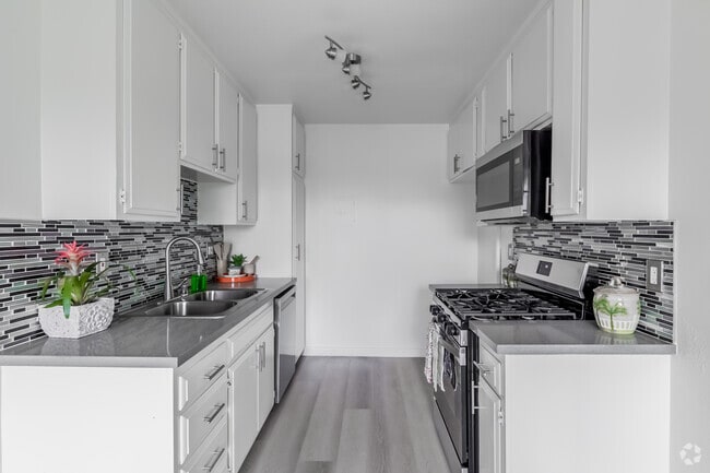 1 habitación, 1 baño - 900 pies cuadrados - Arrowhead Apartments