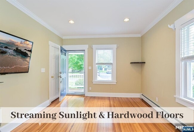 Photo - 385 Fern Ave