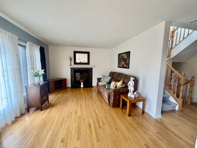 Photo - 618 Beatrice Dr Unité 1