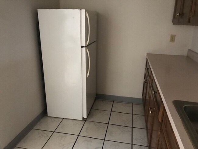 Photo - X-Large One Bedroom ground level apartment...