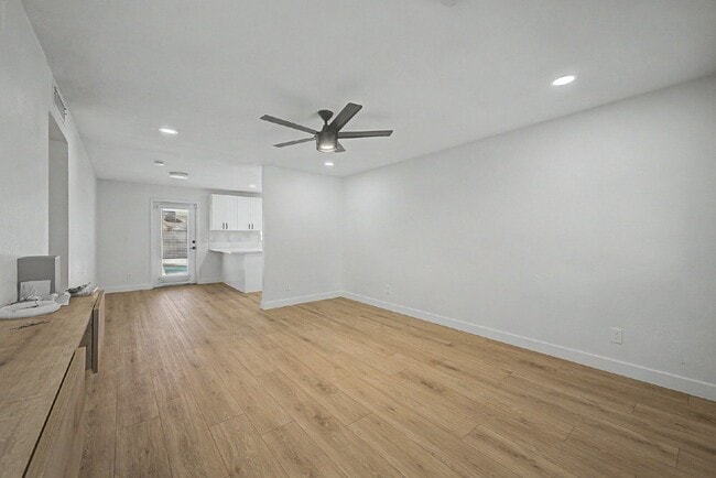 Photo - 2303 E Inverness Ave