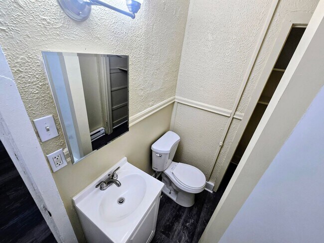 Photo - 104 N Eighth St Unit 6