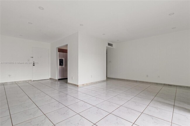 Photo - 10353 N Kendall Dr Unit BB1