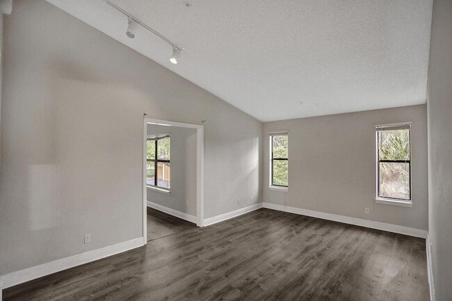 Building Photo - 2301 N Congress Ave Unit 21