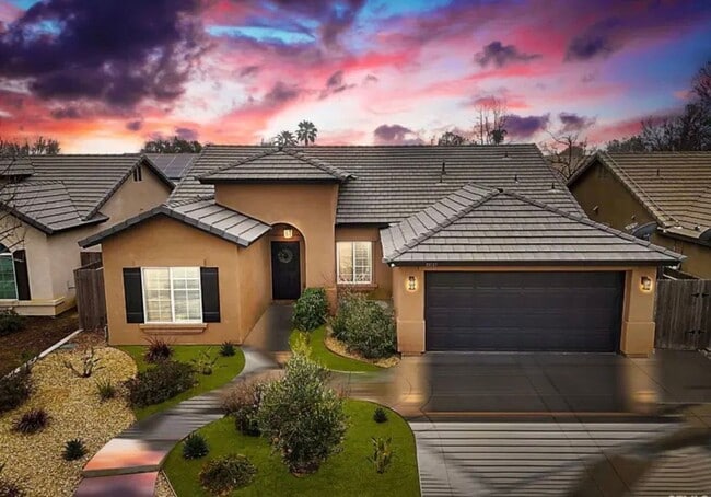 Building Photo - Gorgeous Move-In Ready Home by Frontier High School