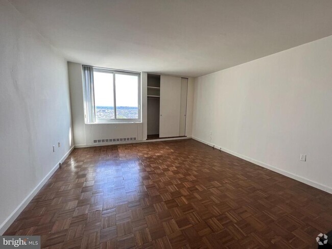 Building Photo - 604-36 S Washington Square Unit 1813 Rental