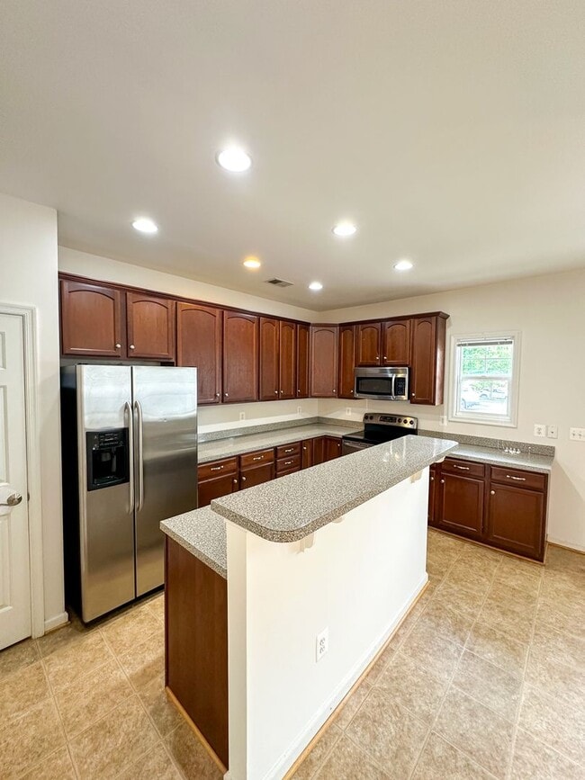 Photo - Sycomore Square Town House 3bed/2.5baths