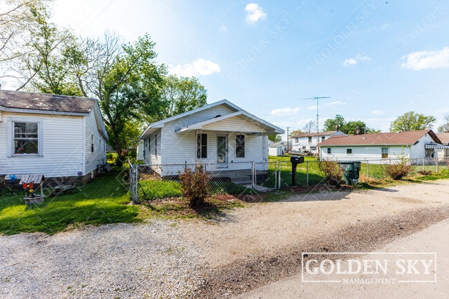 Building Photo - 3013 S Pershing Dr