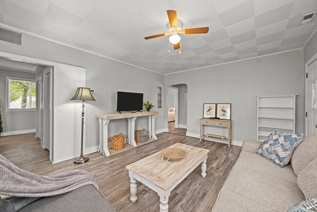 Photo - 4196 Lee St Unidad 1