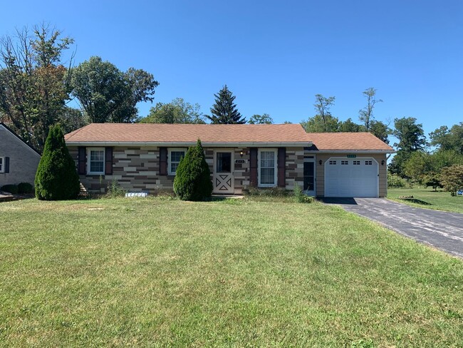 3-Bedroom, 1-Bathroom Ranch Home with Spac... - 3-Bedroom, 1-Bathroom Ranch Home with Spac...