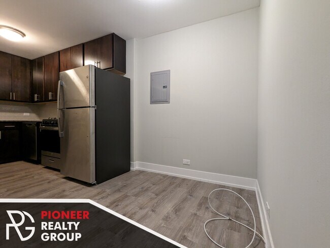 Photo - 530 W Surf St Unit S530-219