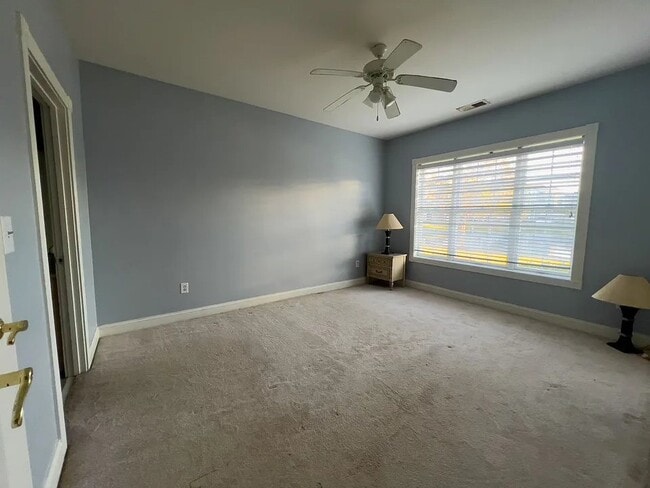 Photo - 4847 Luster Leaf Cir Unidad 103