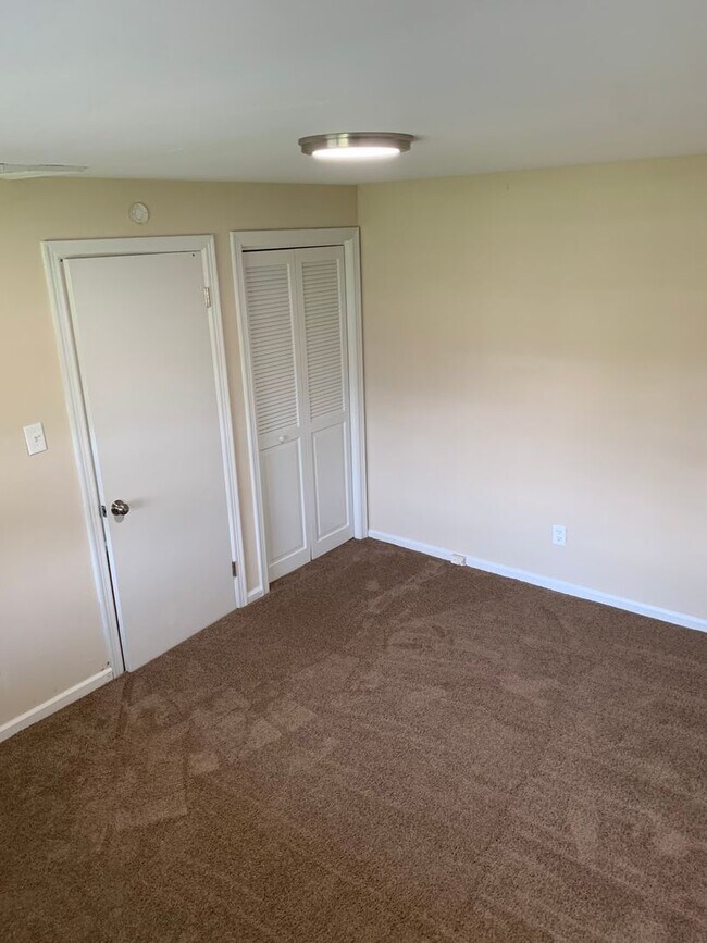 Trilevel home with two car garage House Rental in Colonial Heights