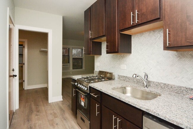 Photo - 735 W Brompton Ave Unit 83