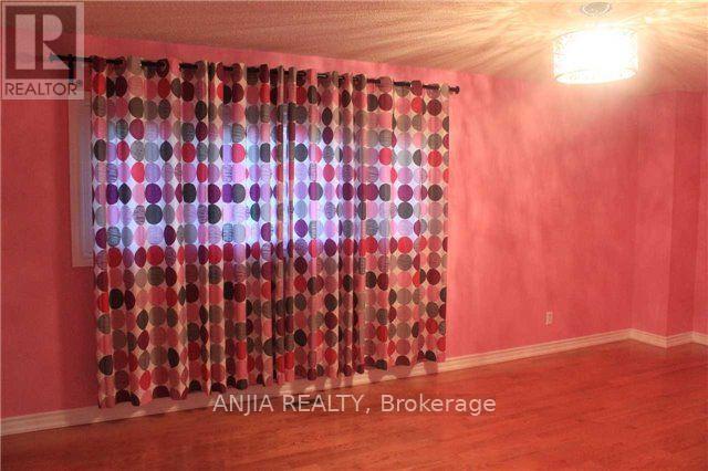 Photo - 51 Topham Crescent