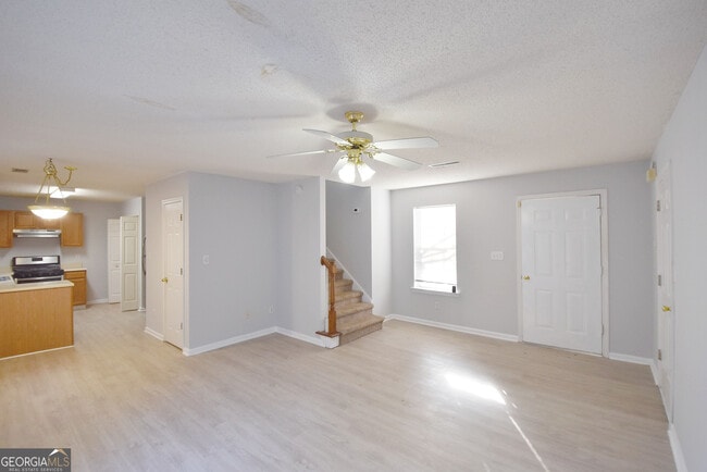 Photo - 147 S Fairfield Dr