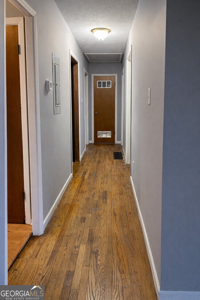 Photo - 1128 Mountain View Rd NW