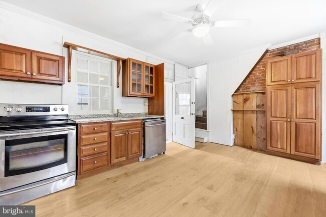 Photo - 3110 Main St