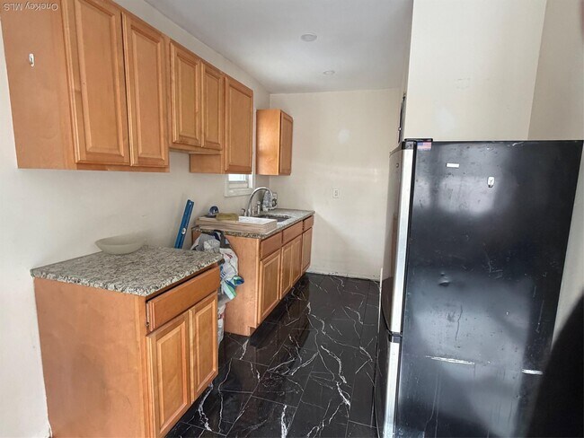 Photo - 830 E Broadway Unit 201