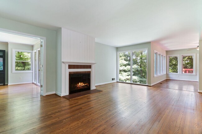 Photo - Spacious Mid Century Modern Arlington Home | Prime Location Near Clarendon & Metro