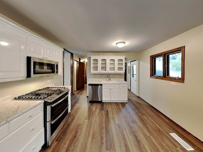 Photo - 16400 Sherwood Dr